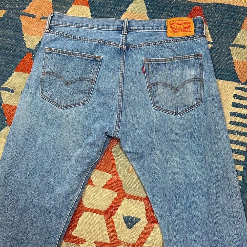 Y2K Vintage Levi's 501 Jeans Straight Fit Medium Wash 36w 34l Skater Baggy - Picture 4 of 16
